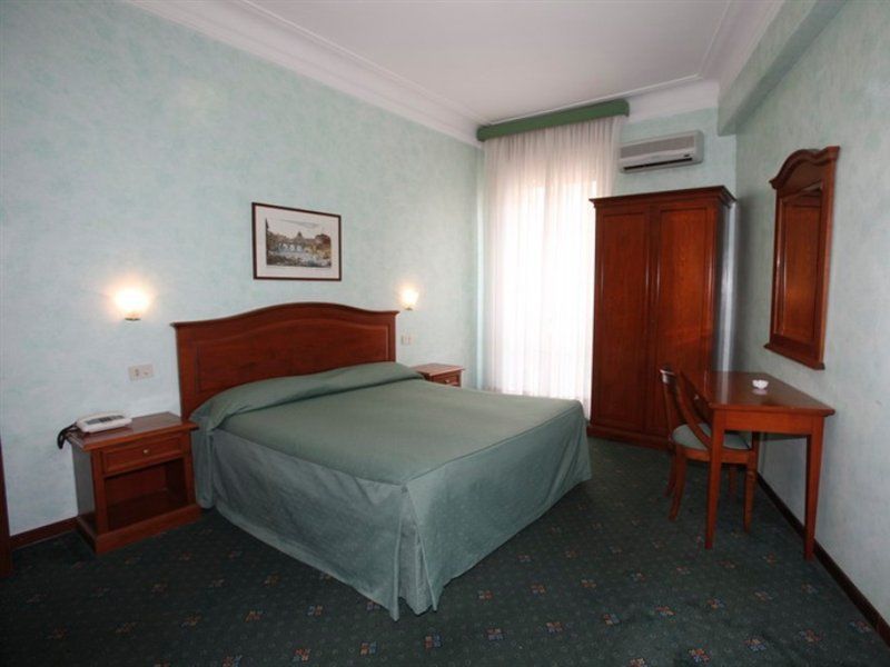 Adriatic Hotell